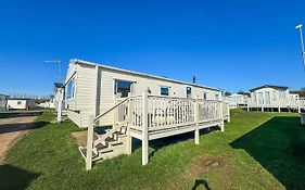 Lovely 8 Berth Caravan At Manor Park Nearby Hunstanton Beach 23107S